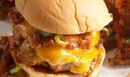 Cheesy Chili Burger